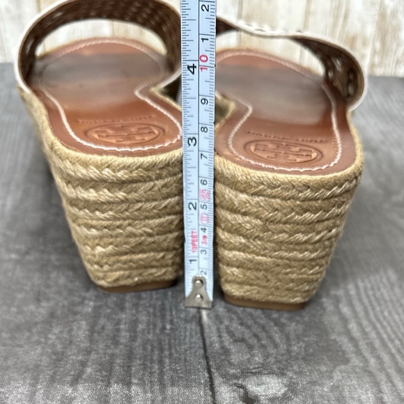 Tory Burch White Leather Thatched 65mm Platform Wedge Sandals - Picture 14 of 17